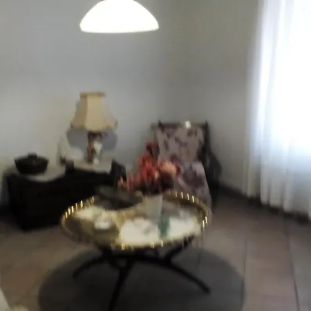 公寓 Themilena's House 1 *