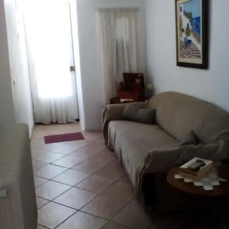 公寓 Themilena's House 1 *